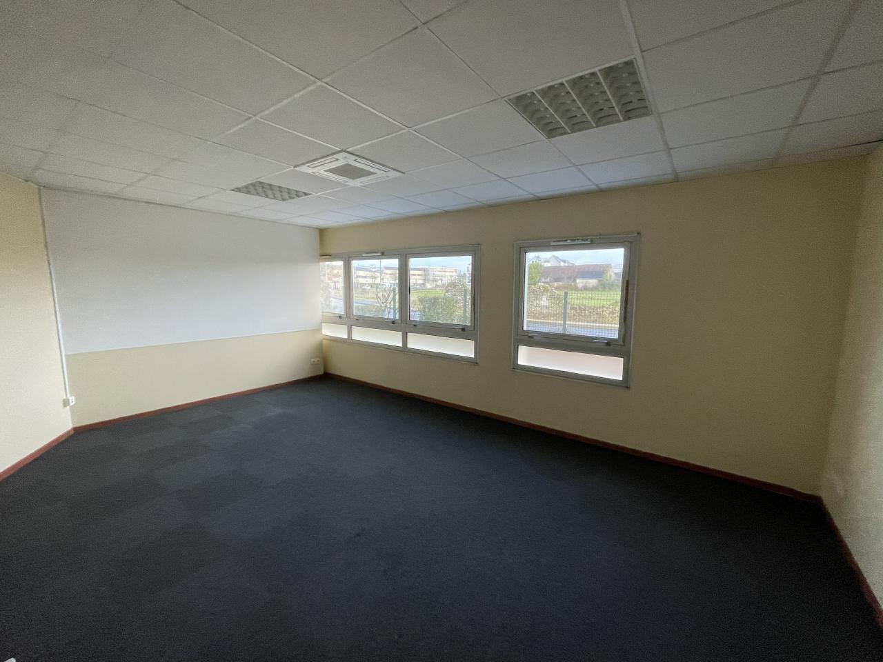 Bureau Tours 125m² Location bureau Tours Indre-et-Loire OLBUR2318227 0